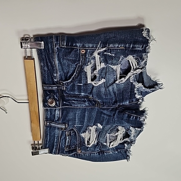 AMERICAN Eagle size 2 super stretch mid rise jean shorts - Picture 2 of 8
